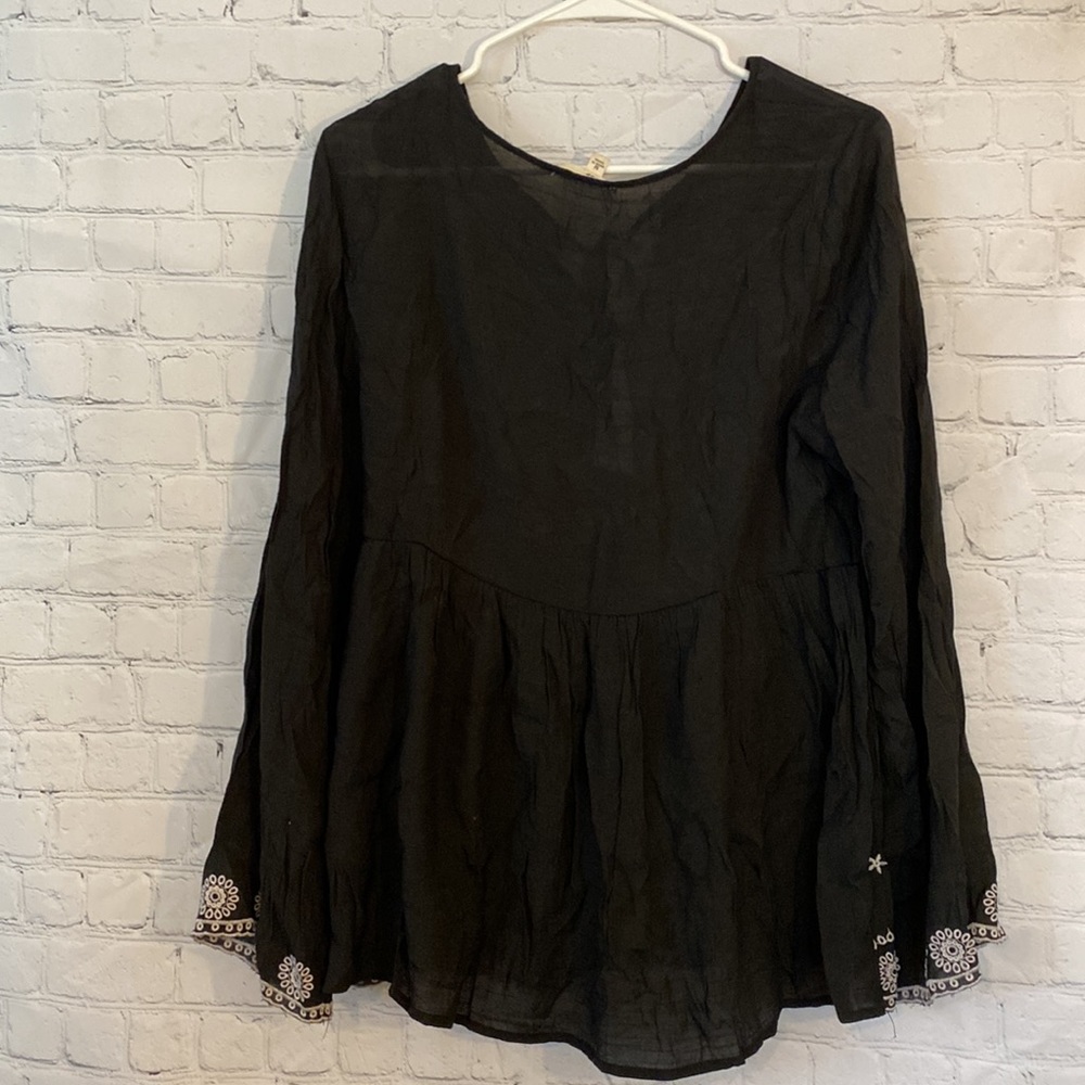 Anthropologie Entro black embroidered blouse! NWT - Picture 5 of 7